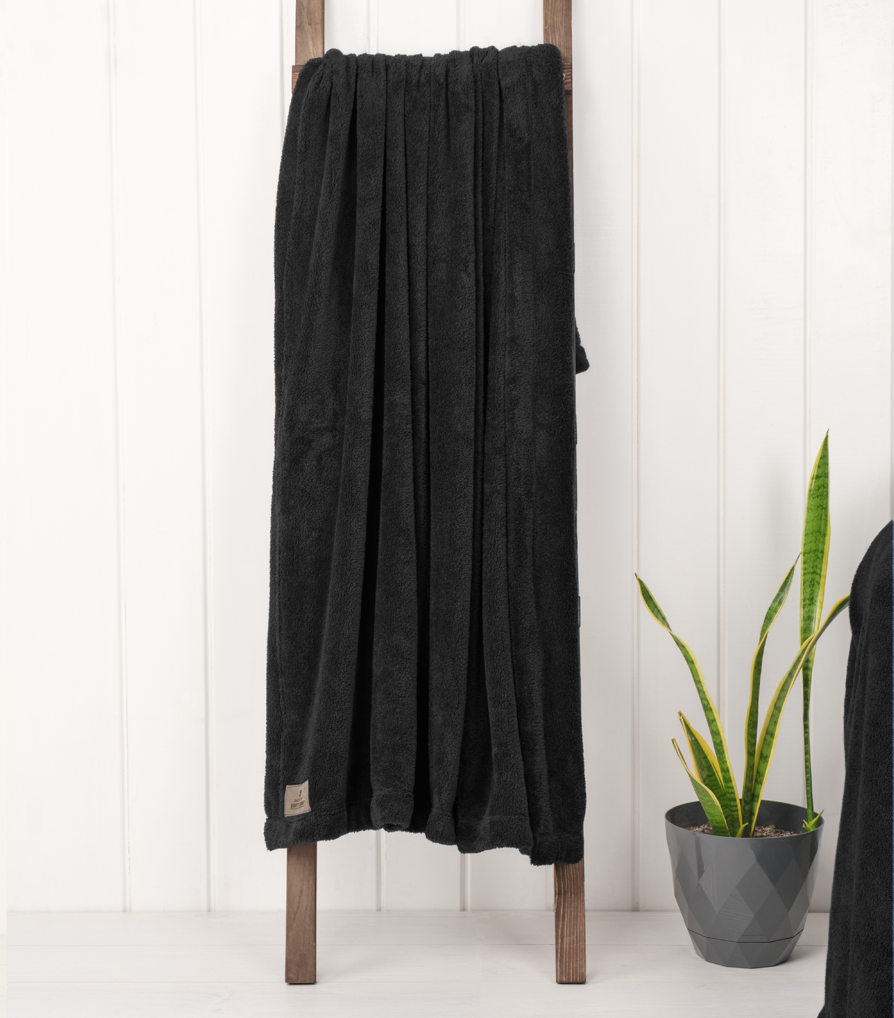 American Soft Linen - Bedding Fleece Blanket - Wholesale - 24 Set Case Pack - Throw Size 50x60 inches - Black - 2