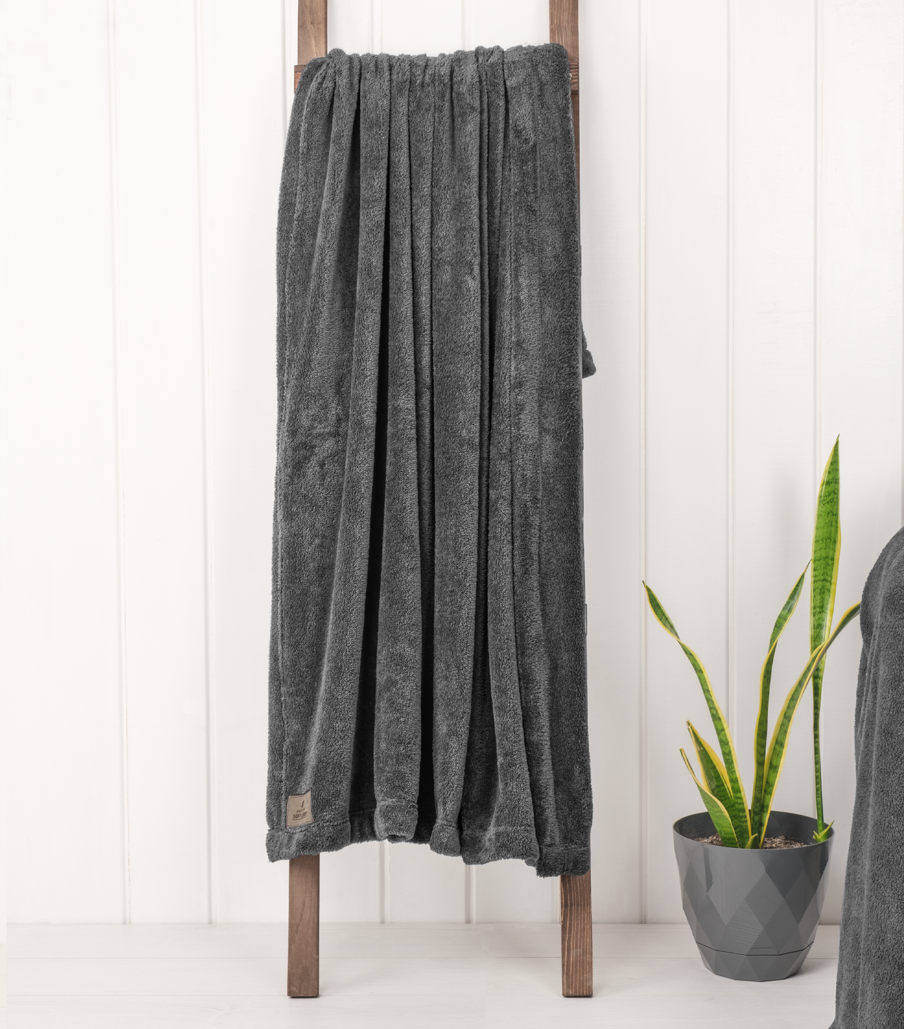 American Soft Linen - Bedding Fleece Blanket - Wholesale - 24 Set Case Pack - Throw Size 50x60 inches - Gray - 2