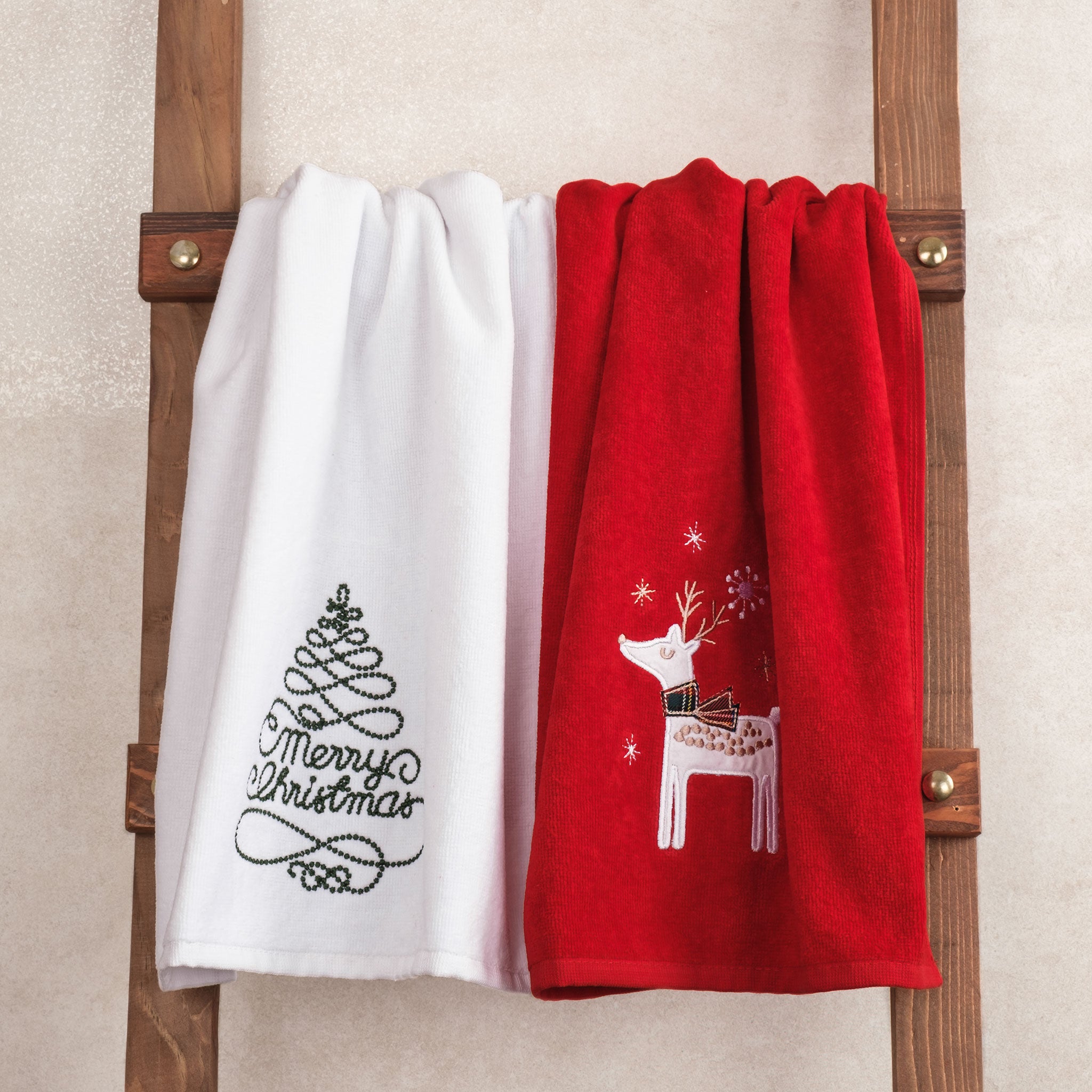 American Soft Linen - Christmas Towels 2  Packed Embroidered Towels for Decor Xmas - 60 Set Case Pack - Merry Tree-Deery - 1